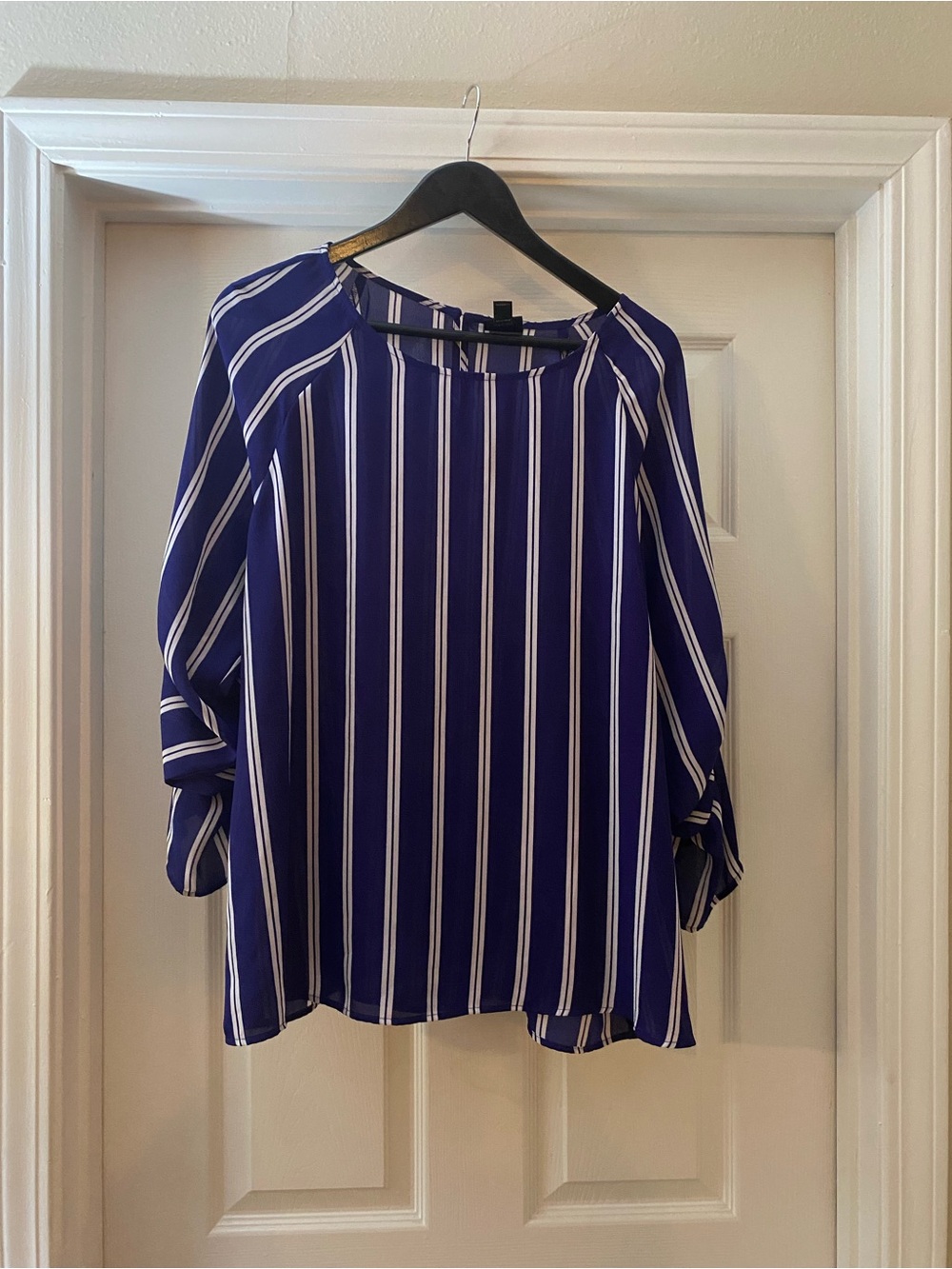 Worthington. Women's Blue & White Striped Blouse - Ruched/Tie Long Sleeve. XL